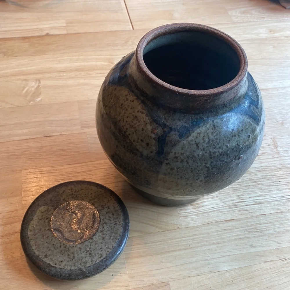 Pottery Jar - Picture 2 of 6
